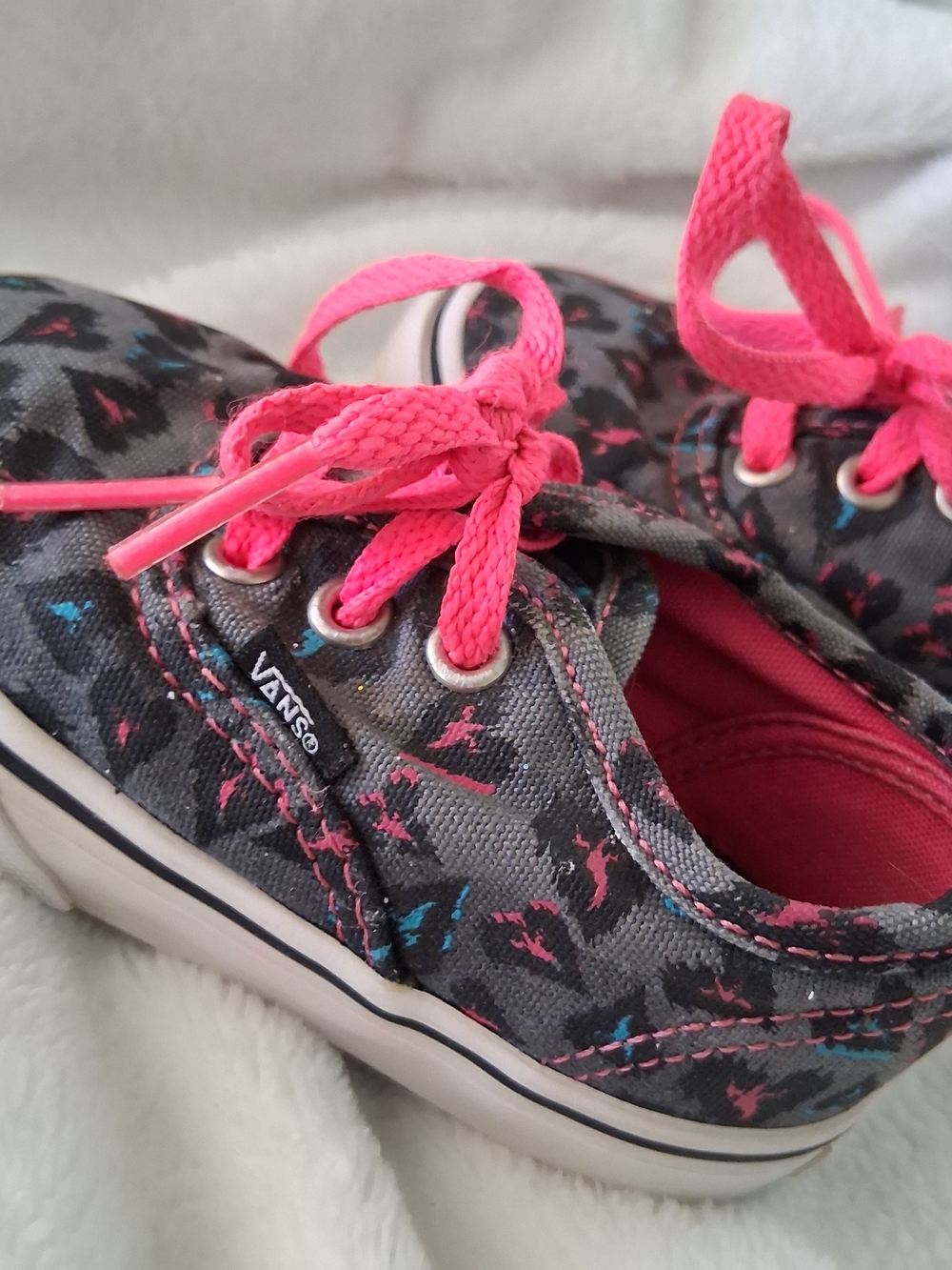 Vans Kids Gray Leopard Print Canvas Sneakers with Pink Laces Sz Toddler 4.5